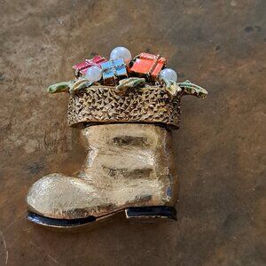 VTG Santa BOOT BROOCH TOY sack bronze detailed cuff Holiday jewelry coat pin